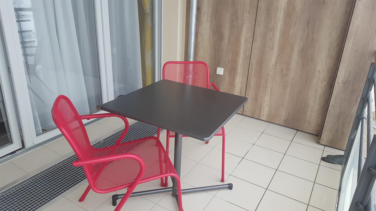 Residence Seniors Domitys Les Hautes Feuilles Reims Eksteriør billede